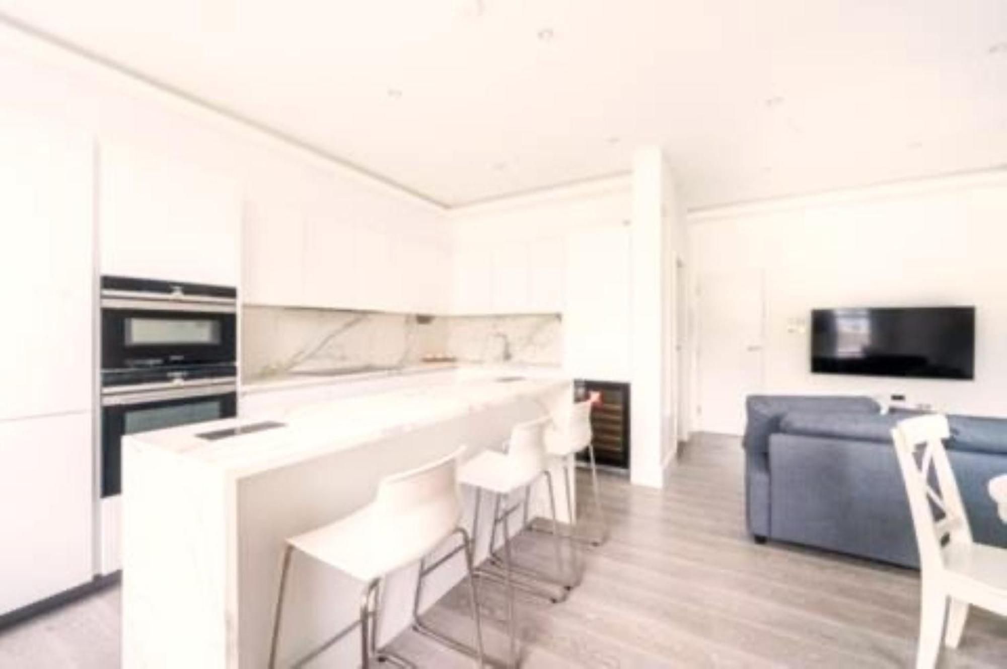 Lovely Bright By Kensington * London